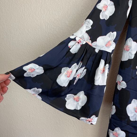 Banana Republic Navy Floral Bell Sleeve Dress Size 2 - Picture 2 of 7